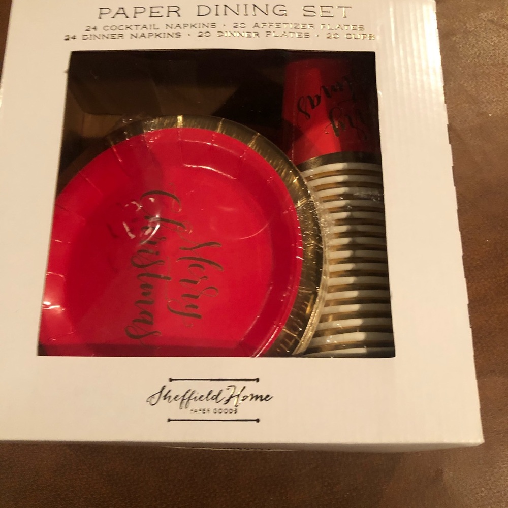 Santa Paper Dining Set - Picture 7 of 8